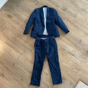 Boys h&m navy suit size 5-6 year
